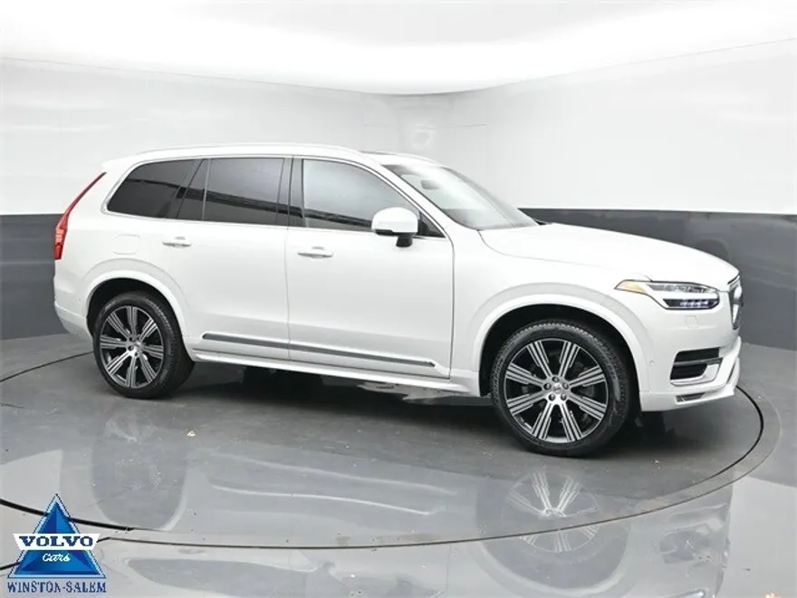 2024 Volvo XC90 Plus photo 1