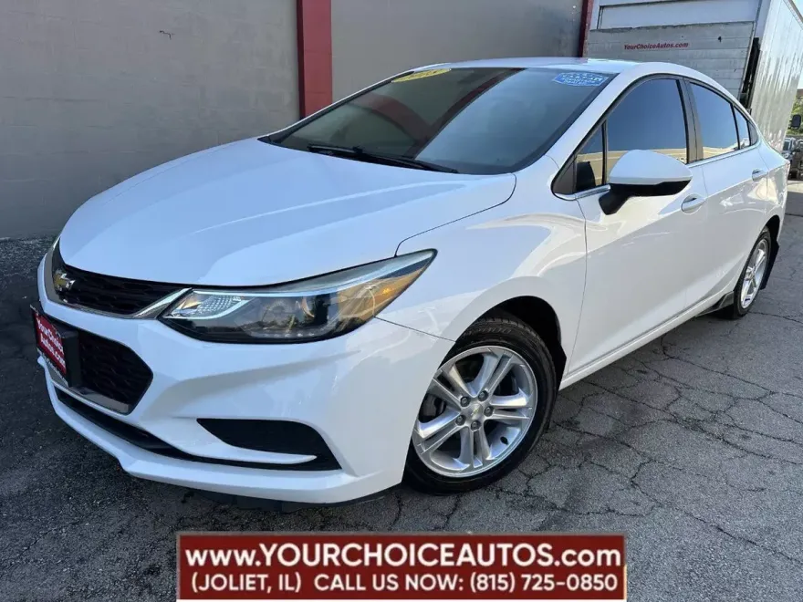 2018 Chevrolet Cruze LT photo 1