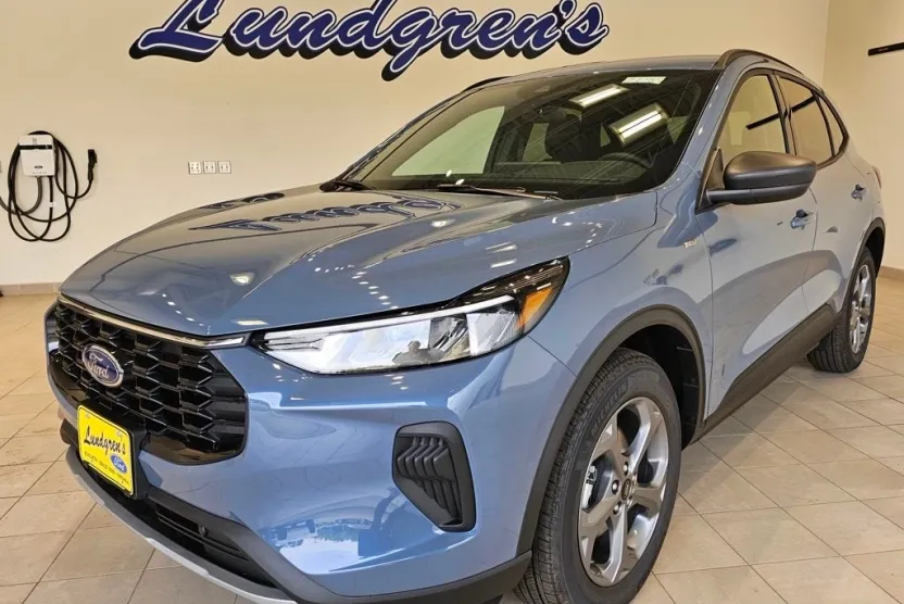 2025 Ford Escape ST-Line photo 1
