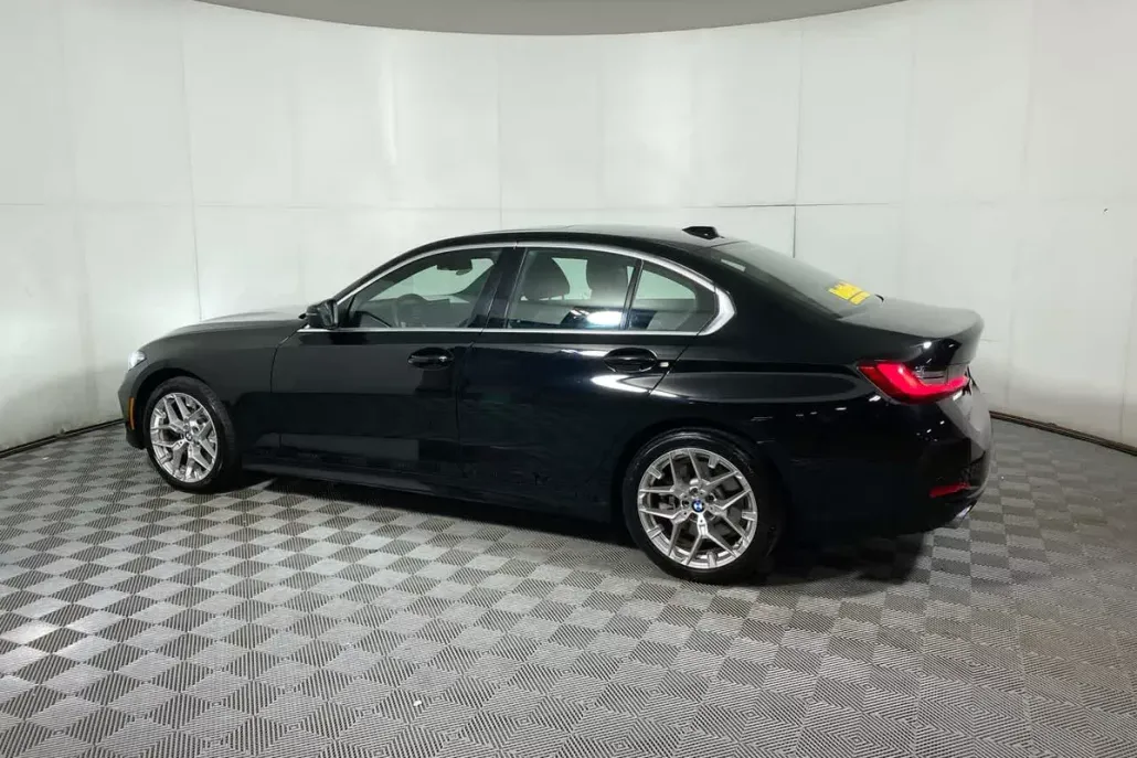 2025 Bmw 330i photo 1