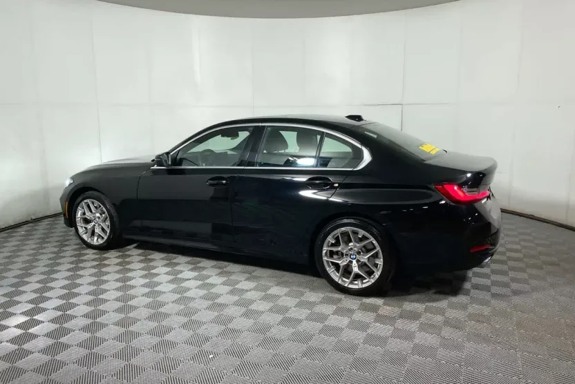 2025 Bmw 330i photo 1