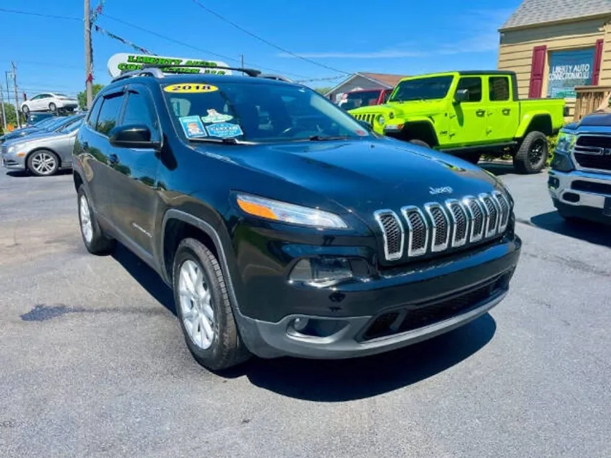 2018 Jeep Cherokee Latitude photo 1