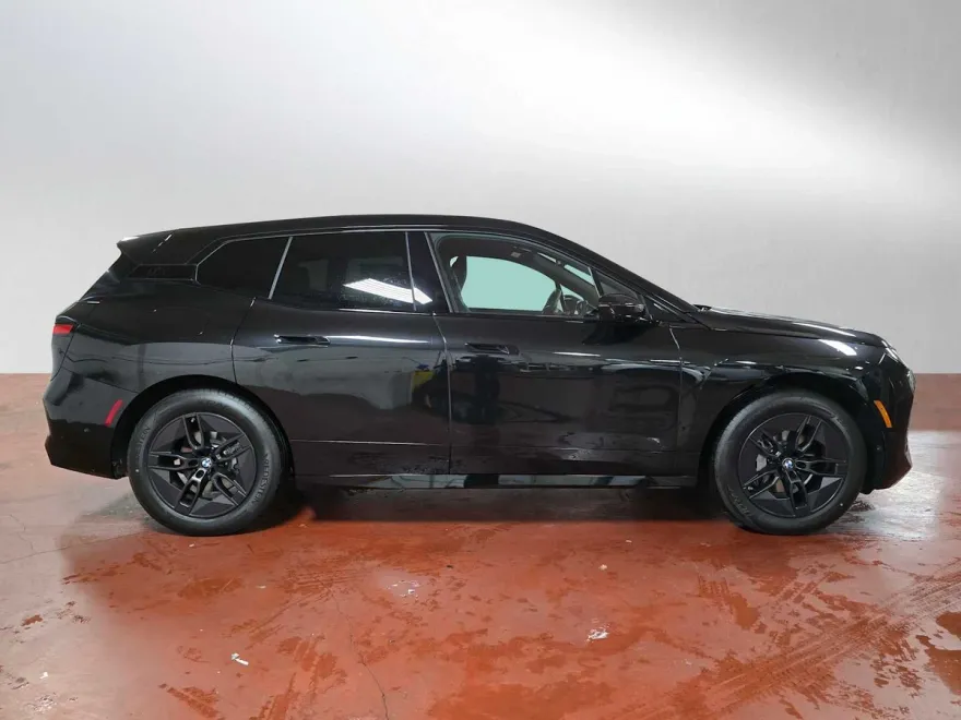 2026 Bmw iX photo 1