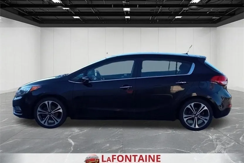 2016 Kia Forte EX photo 1