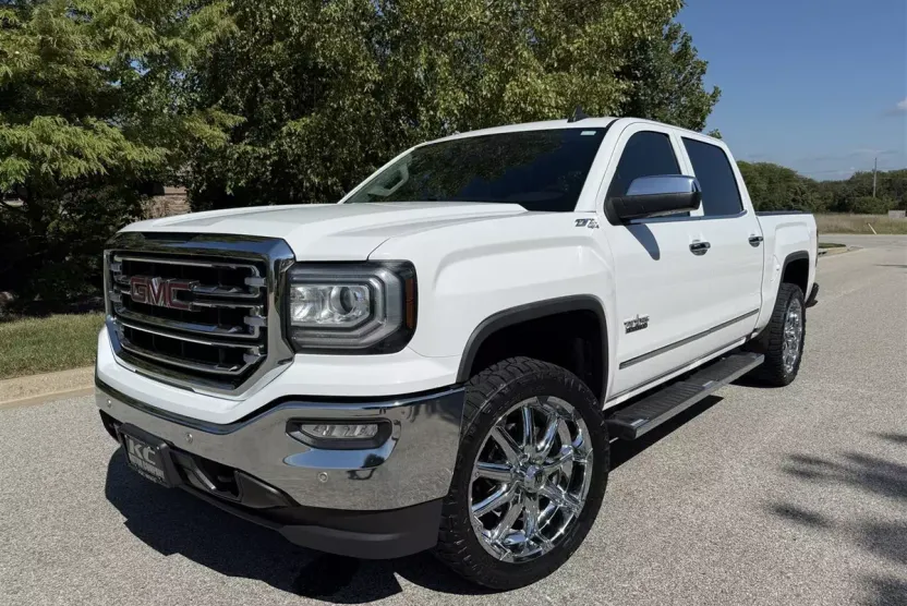 2017 Gmc Sierra 1500 SLT photo 1