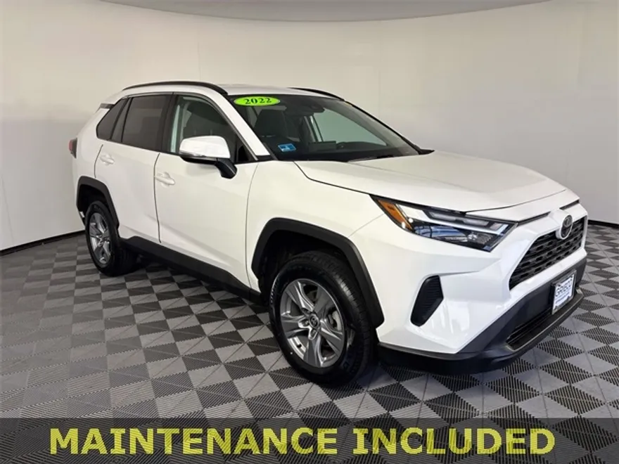 2022 Toyota RAV4 XLE photo 1