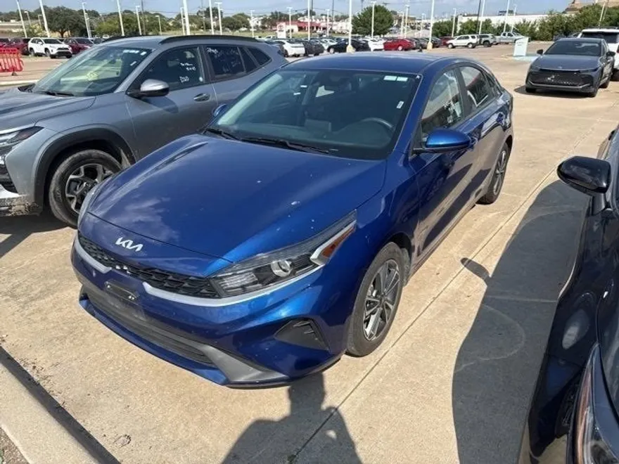 2024 Kia Forte LXS photo 1