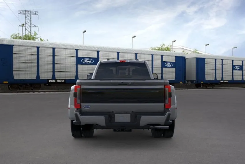 2026 Ford F-450 Platinum photo 1