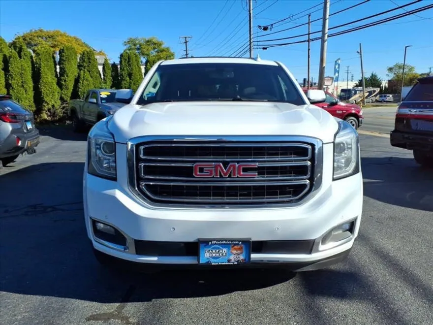 2017 Gmc Yukon SLE photo 1