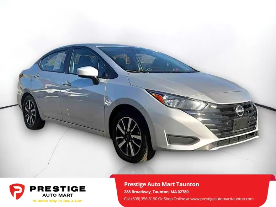 2023 Nissan Versa SV photo 1
