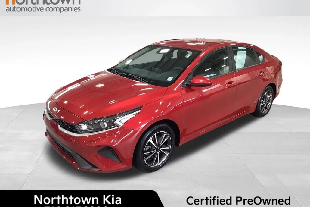 2023 Kia Forte LXS photo 1