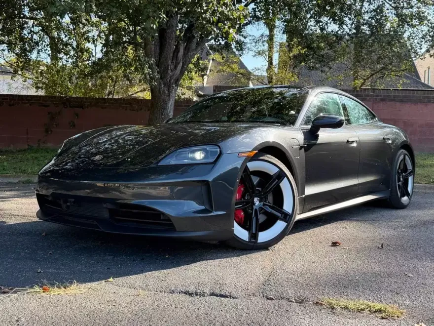 2025 Porsche Taycan 4S photo 1