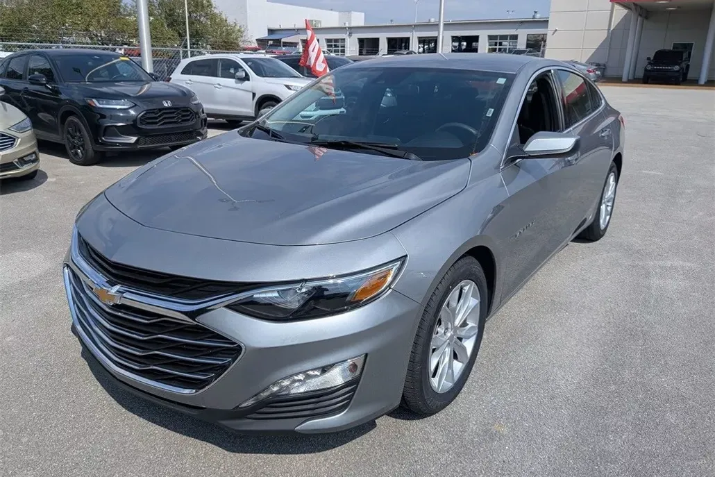 2024 Chevrolet Malibu 1LT photo 1