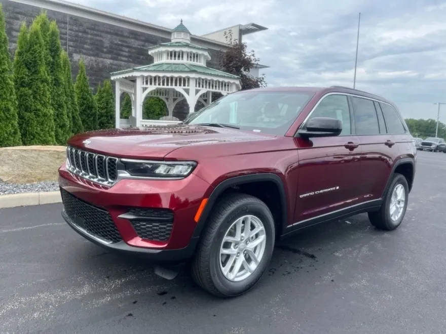 2025 Jeep Grand Cherokee Laredo X photo 1