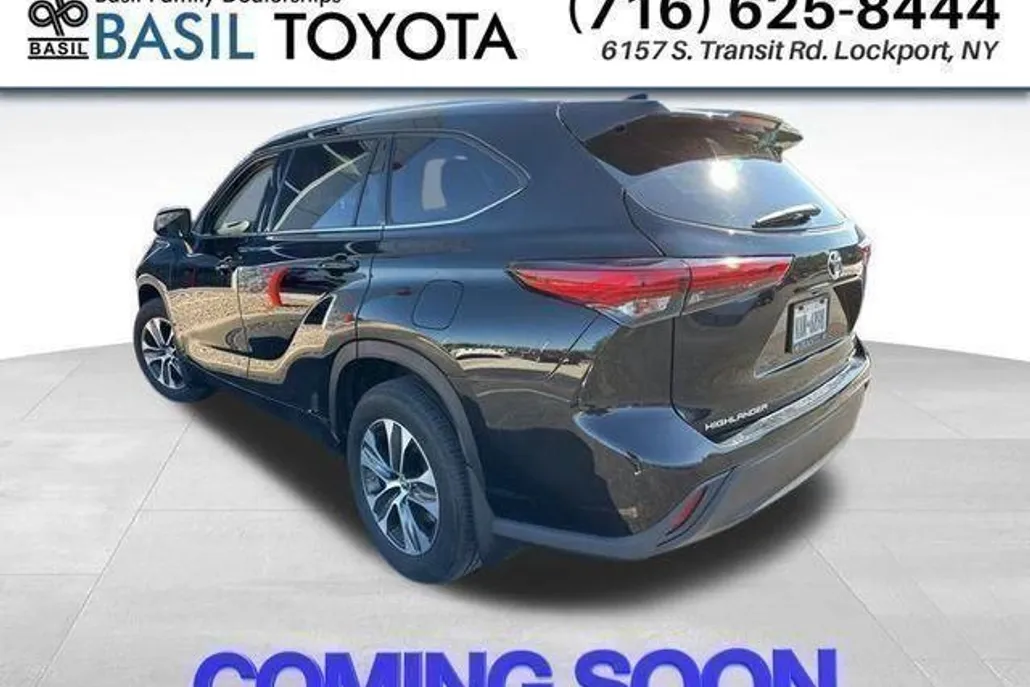 2022 Toyota Highlander XLE photo 1