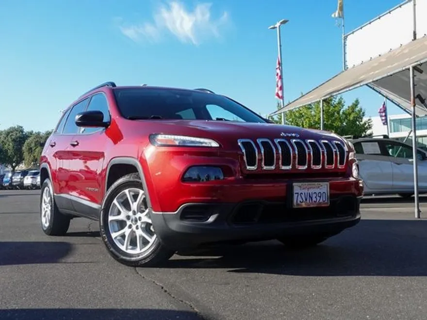 2016 Jeep Cherokee Sport photo 1