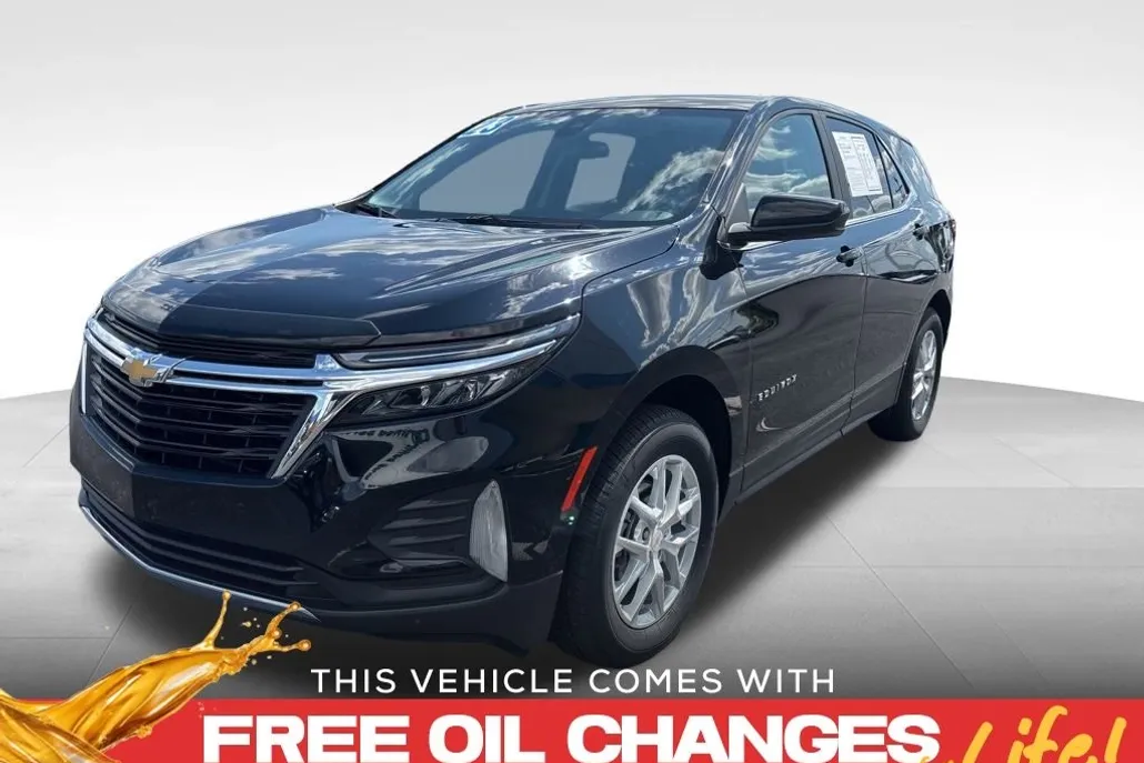 2023 Chevrolet Equinox LT photo 1