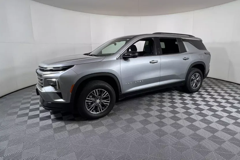 2024 Chevrolet Traverse photo 1