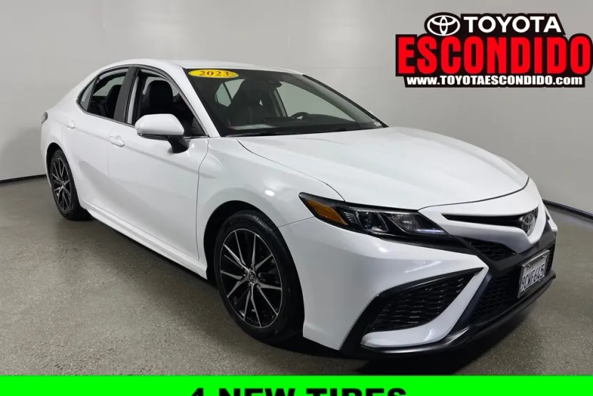 2023 Toyota Camry SE photo 1