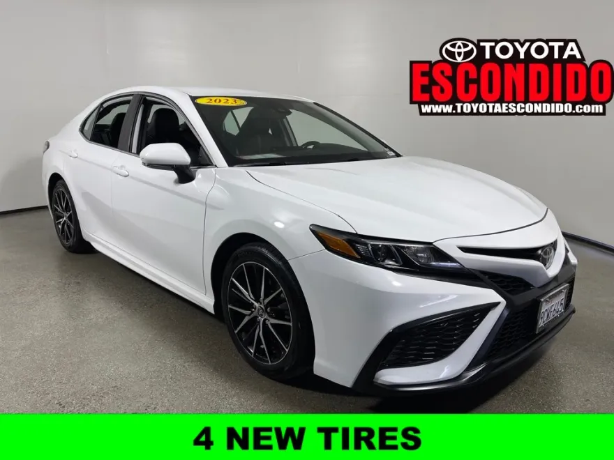 2023 Toyota Camry SE photo 1