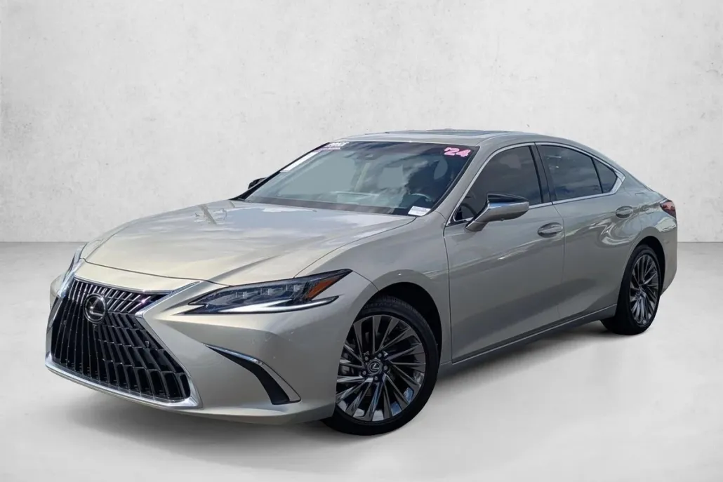 2024 Lexus ES 300h Ultra Luxury photo 1