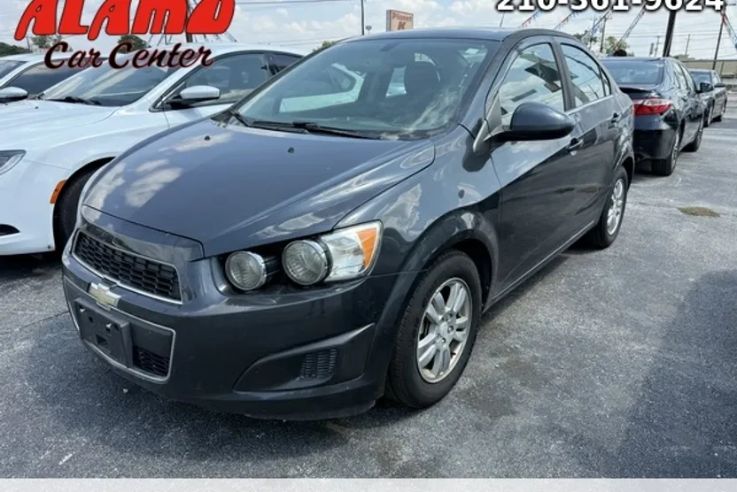 2015 Chevrolet Sonic LT photo 1