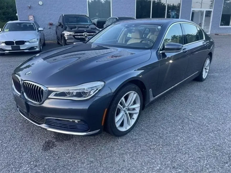 2016 Bmw 750i photo 1