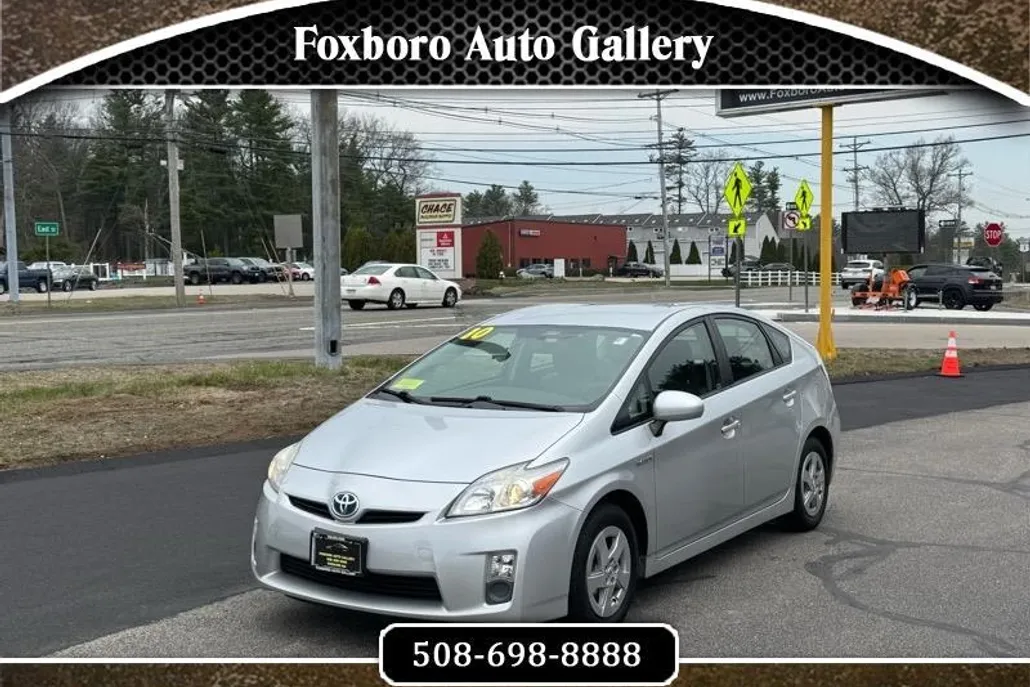 2010 Toyota Prius Two photo 1