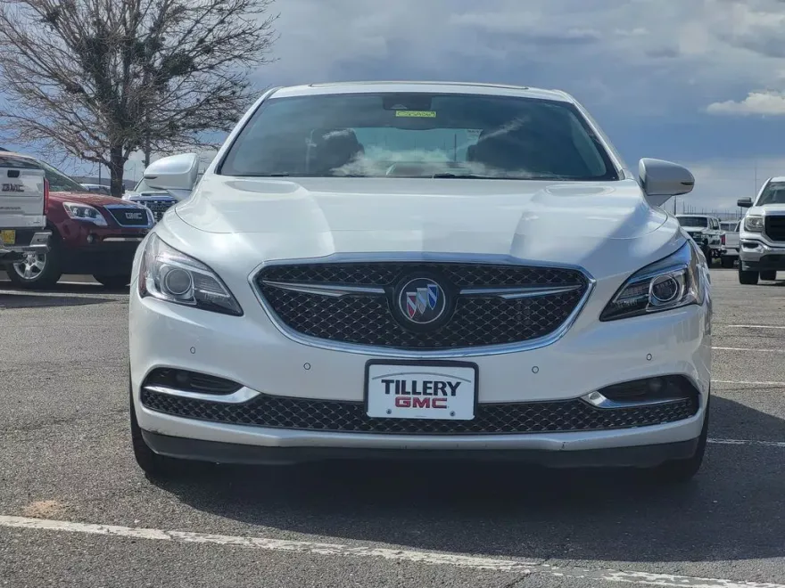 2019 Buick LaCrosse Avenir photo 1