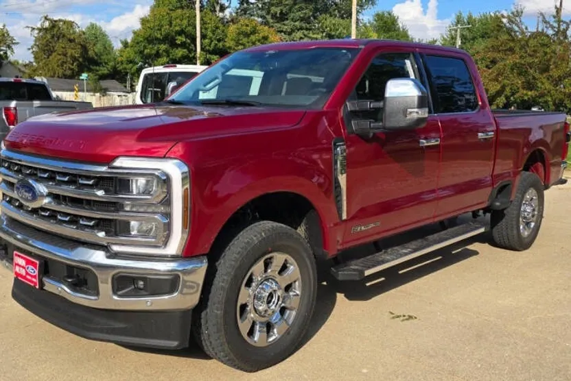 2026 Ford F-350 Lariat photo 1