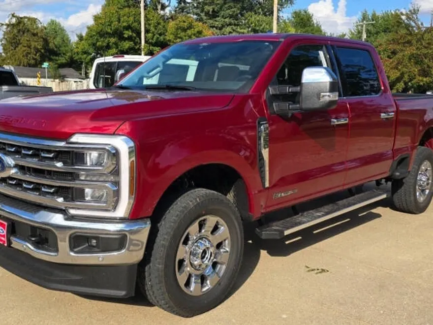 2026 Ford F-350 Lariat photo 1