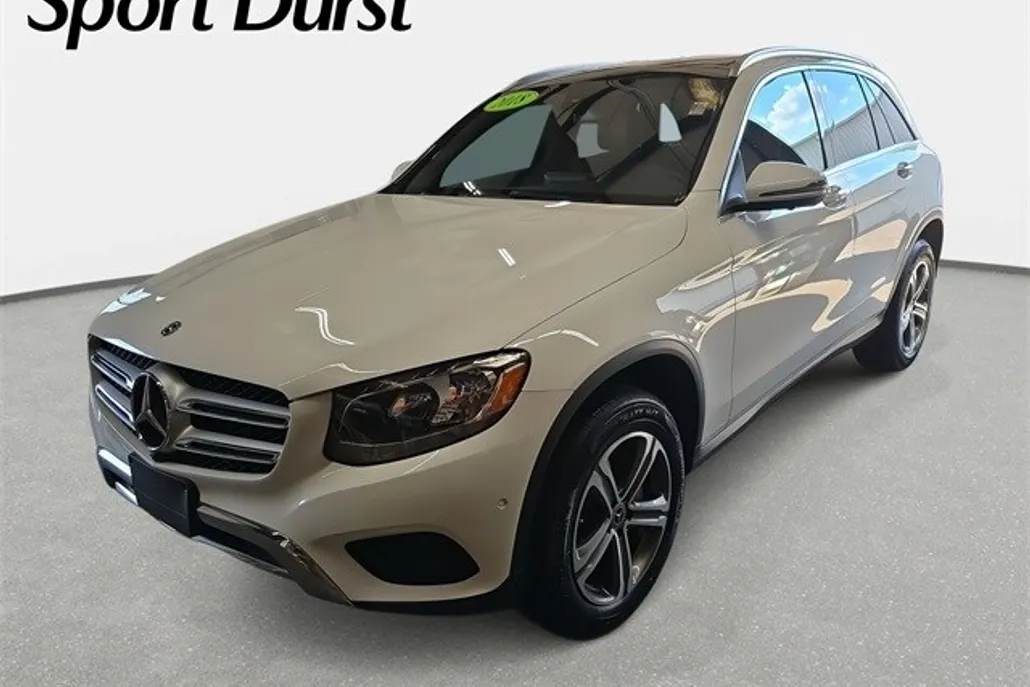 2018 Mercedes Benz GLC 300 4MATIC photo 1