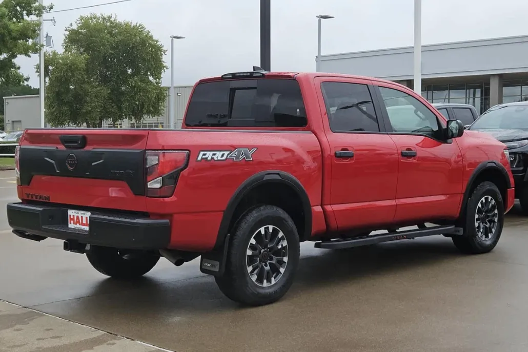 2023 Nissan Titan Crew Cab PRO-4X photo 1