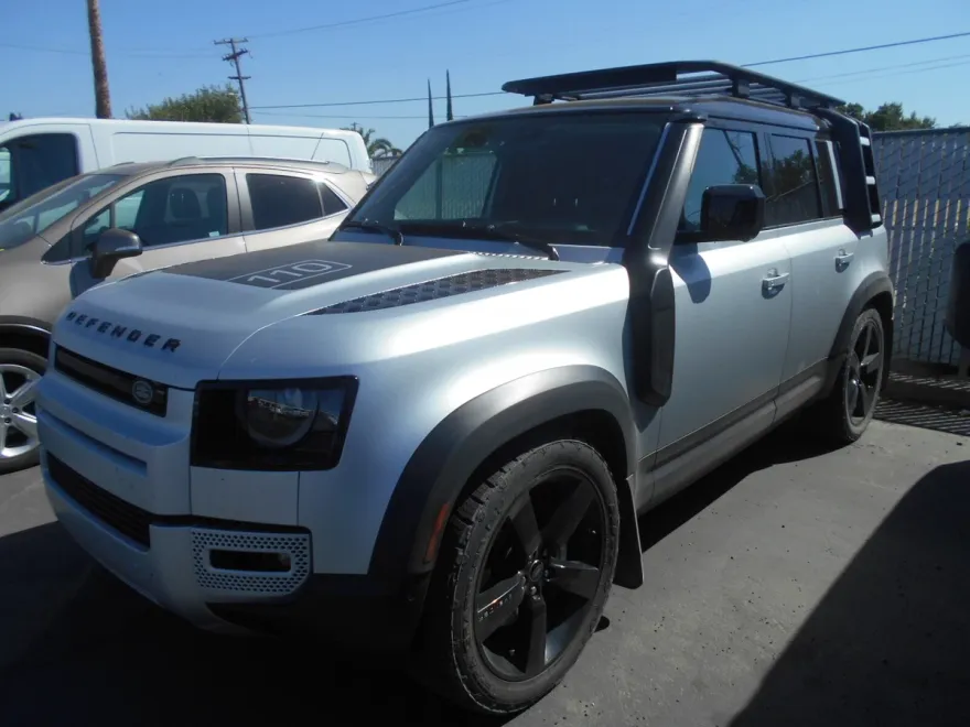 2020 Land Rover Defender 110 HSE photo 1