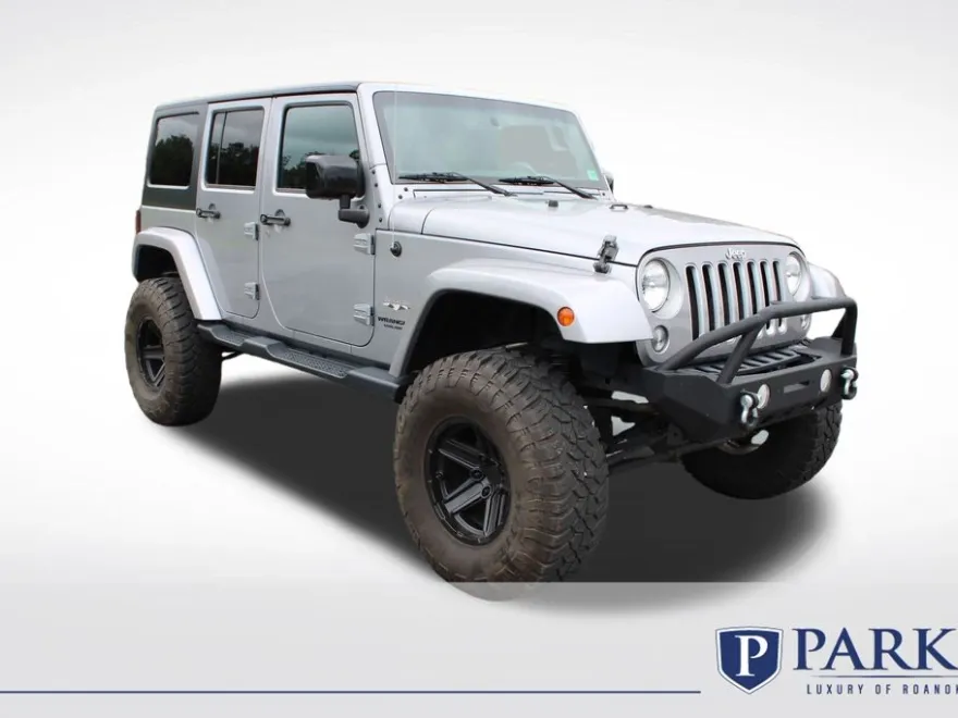 2016 Jeep Wrangler Unlimited Sahara photo 1