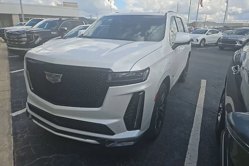 2023 Cadillac Escalade V-Series photo 1
