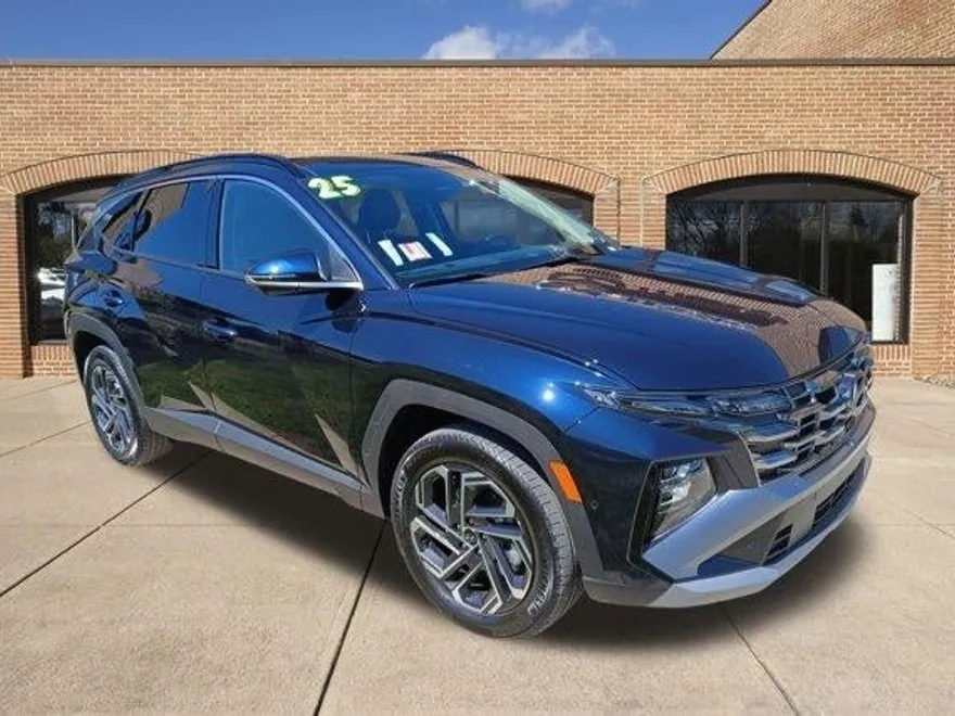 2025 Hyundai Tucson Hybrid Limited photo 1