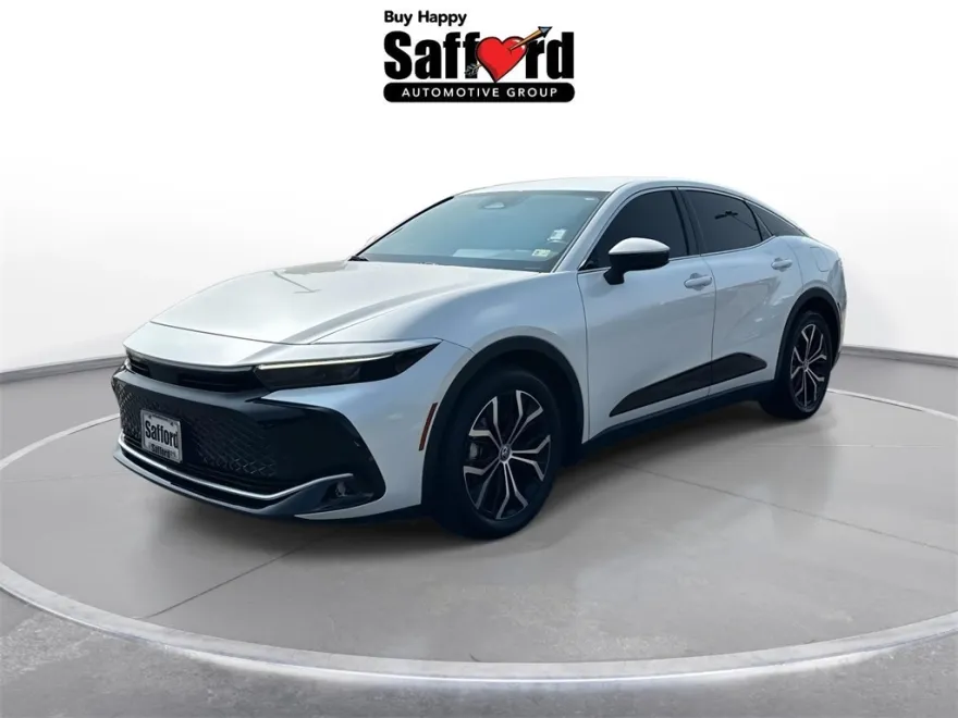 2023 Toyota Crown XLE photo 1