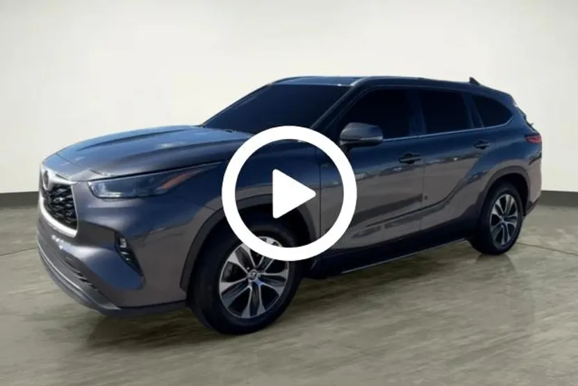 2022 Toyota Highlander XLE photo 1