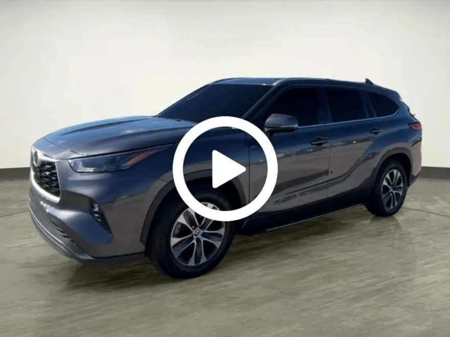 2022 Toyota Highlander XLE photo 1