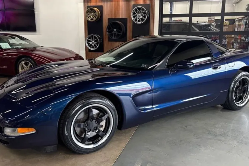 2000 Chevrolet Corvette Coupe photo 1