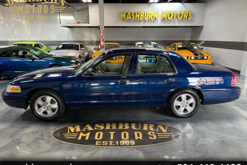 2003 Ford Crown Victoria LX Sport photo 1