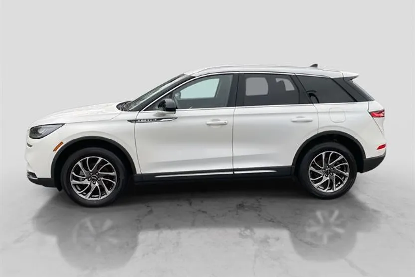 2022 Lincoln Corsair Standard photo 1