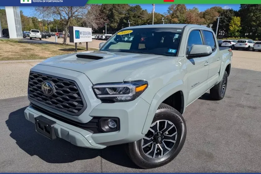 2023 Toyota Tacoma TRD Sport photo 1