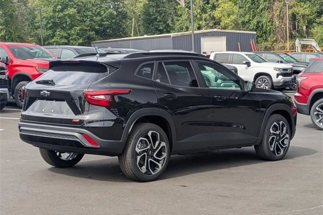 2025 Chevrolet Trax photo 1