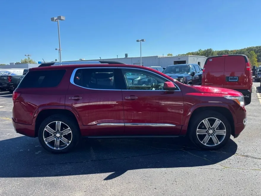2019 Gmc Acadia Denali photo 1