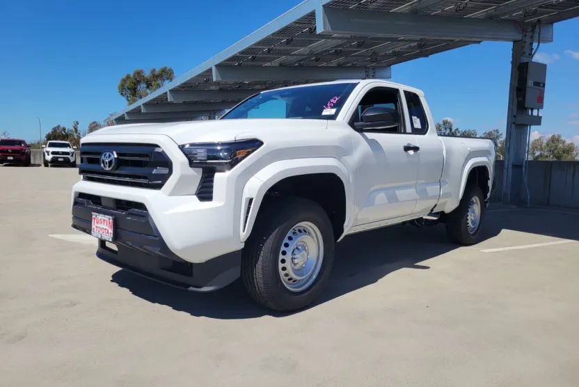2025 Toyota Tacoma SR XtraCab photo 1