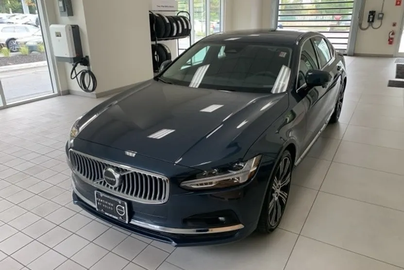 2023 Volvo S90 Plus photo 1