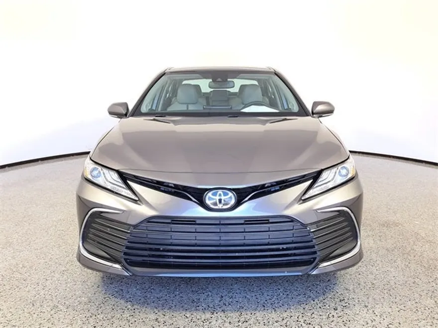 2021 Toyota Camry XLE photo 1