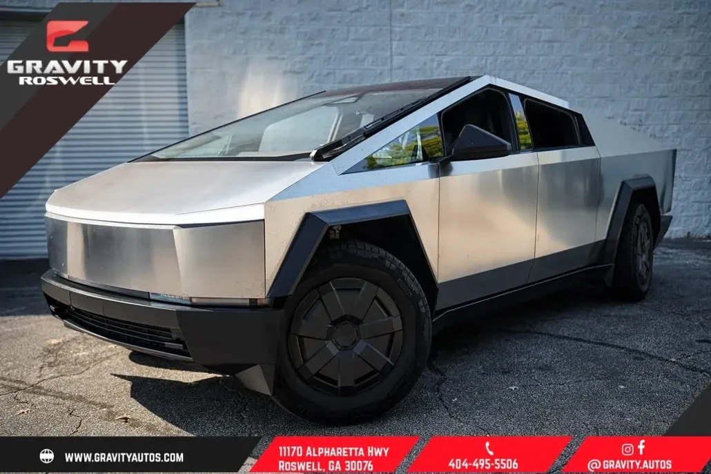 2025 Tesla Cybertruck photo 1